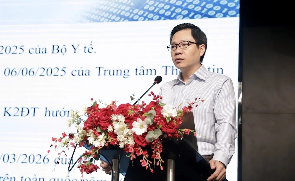 Đại diện Trung tâm Thông tin Y tế Quốc gia hướng dẫn triển khai hồ sơ bệnh án điện tử. Đại diện Trung tâm Thông tin Y tế Quốc gia hướng dẫn triển khai hồ sơ bệnh án điện tử.