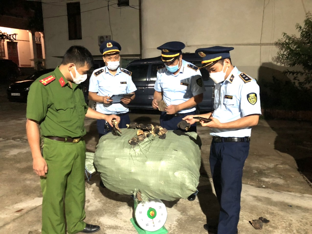 Lạng Sơn: Xử lý gần 1.000 vụ vi phạm trong đợt cao điểm chống buôn lậu