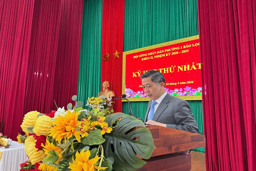 Đồng ch&iacute; Ng&ocirc; Văn Ninh, B&iacute; thư Đảng ủy, Chủ tịch HĐND Phường 1 Bảo Lộc ph&aacute;t biểu chỉ đạo tại kỳ họp