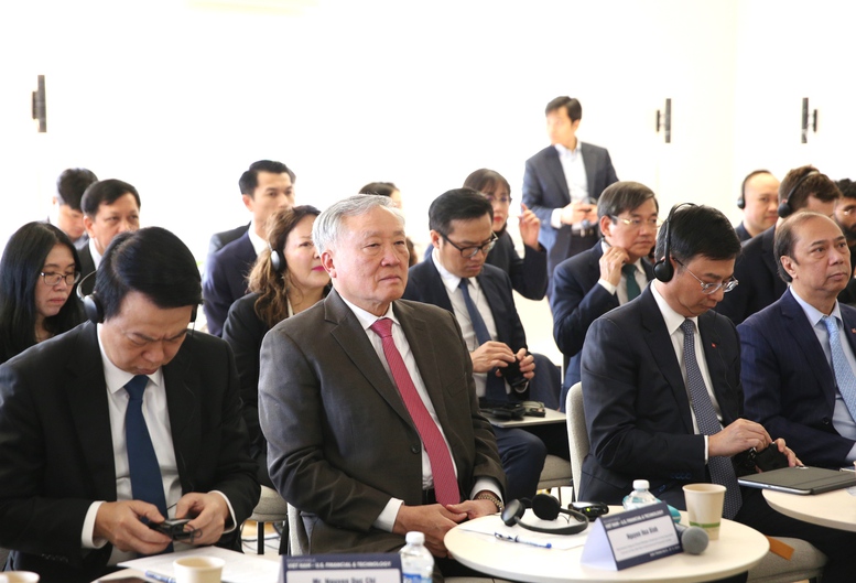 Phó Thủ tướng Thường trực Chính phủ Nguyễn Hòa Bình cùng các đại biểu tại Tọa đàm tài chính và công nghệ Việt Nam – Hoa Kỳ - Ảnh: VGP/Nguyễn Hoàng Phó Thủ tướng Thường trực Chính phủ Nguyễn Hòa Bình cùng các đại biểu tại Tọa đàm tài chính và công nghệ Việt Nam – Hoa Kỳ - Ảnh: VGP/Nguyễn Hoàng