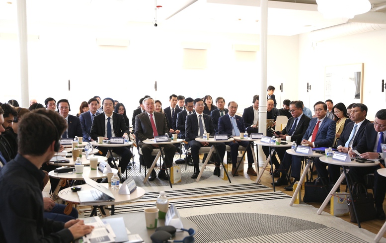 Tọa đàm được tổ chức nhằm giới thiệu các thông tin chính thức về TP. Đà Nẵng, đặc biệt là Trung tâm Tài chính quốc tế Việt Nam tại TP. Đà Nẵng với các chính sách ưu đãi hấp dẫn - Ảnh: VGP/Nguyễn Hoàng Tọa đàm được tổ chức nhằm giới thiệu các thông tin chính thức về TP. Đà Nẵng, đặc biệt là Trung tâm Tài chính quốc tế Việt Nam tại TP. Đà Nẵng với các chính sách ưu đãi hấp dẫn - Ảnh: VGP/Nguyễn Hoàng