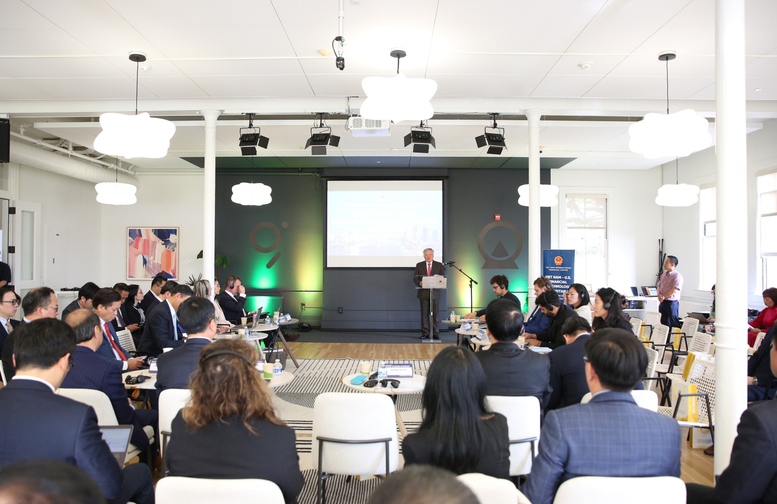 Phó Thủ tướng Thường trực Chính phủ Nguyễn Hòa Bình: Việt Nam cam kết tạo lập môi trường kinh doanh thuận lợi nhất, mang tính cạnh tranh toàn cầu - Ảnh: VGP/Nguyễn Hoàng Phó Thủ tướng Thường trực Chính phủ Nguyễn Hòa Bình: Việt Nam cam kết tạo lập môi trường kinh doanh thuận lợi nhất, mang tính cạnh tranh toàn cầu - Ảnh: VGP/Nguyễn Hoàng