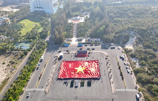 L&aacute; cờ Tổ quốc rộng 2.166 m2 cũng sẽ được trải ra tại quảng trường Khu tưởng niệm Chiến sĩ Gạc Ma