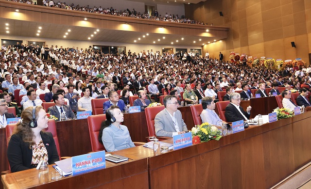 Đại diện c&aacute;c cơ quan ngoại giao tại Việt Nam tham dự hội nghị.