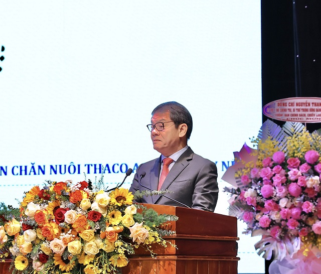 Một số chuy&ecirc;n gia, nh&agrave; kinh tế ph&aacute;t biểu &yacute; kiến, tham luận.