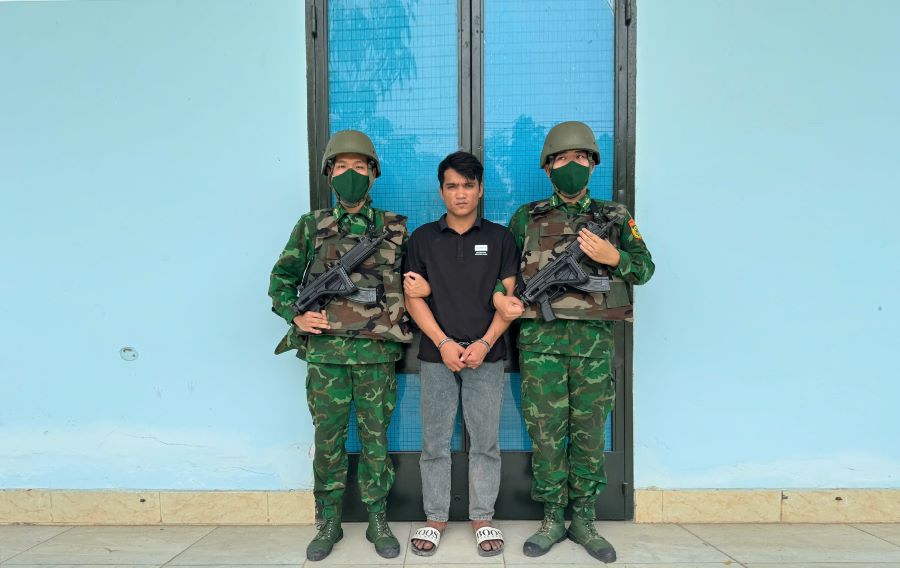 Đồn Biên phòng Cửa khẩu Quốc tế Mộc Bài bắt đối tượng bị truy nã khi đang nhập cảnh trái phép về Việt Nam