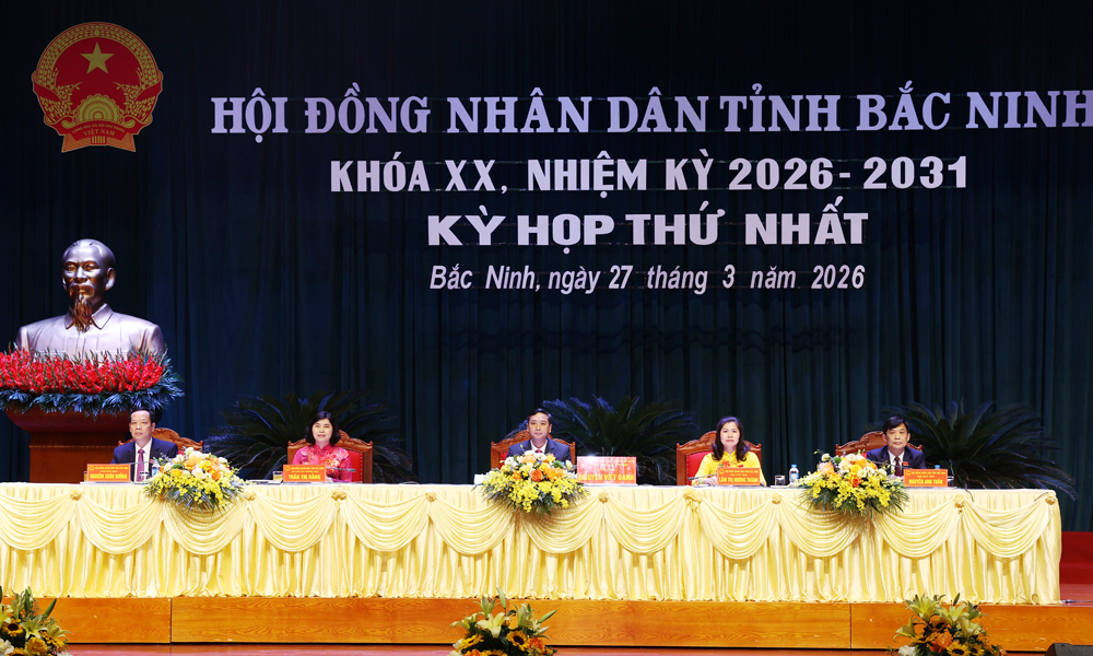 Các đồng chí chủ tọa kỳ họp. Các đồng chí chủ tọa kỳ họp.