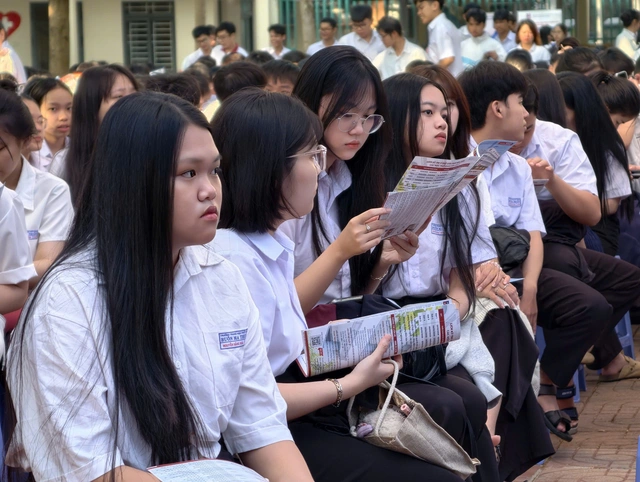 Tuyển sinh đại học 2026: Nên chọn ngành trước hay chọn trường trước?