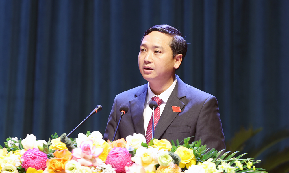 Đồng chí Nguyễn Việt Oanh phát biểu khai mạc kỳ họp. Đồng chí Nguyễn Việt Oanh phát biểu khai mạc kỳ họp.