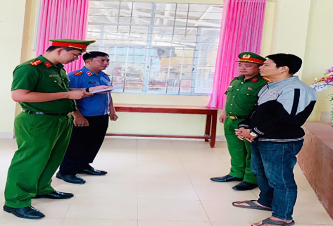 Đồng Tháp: Khởi tố Giám đốc doanh nghiệp sang chiết, làm giả thương hiệu đường cát