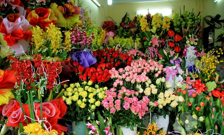 Ngành hoa tươi tăng trưởng nóng, “khoảng tối” rác thải nhựa dần lộ diện