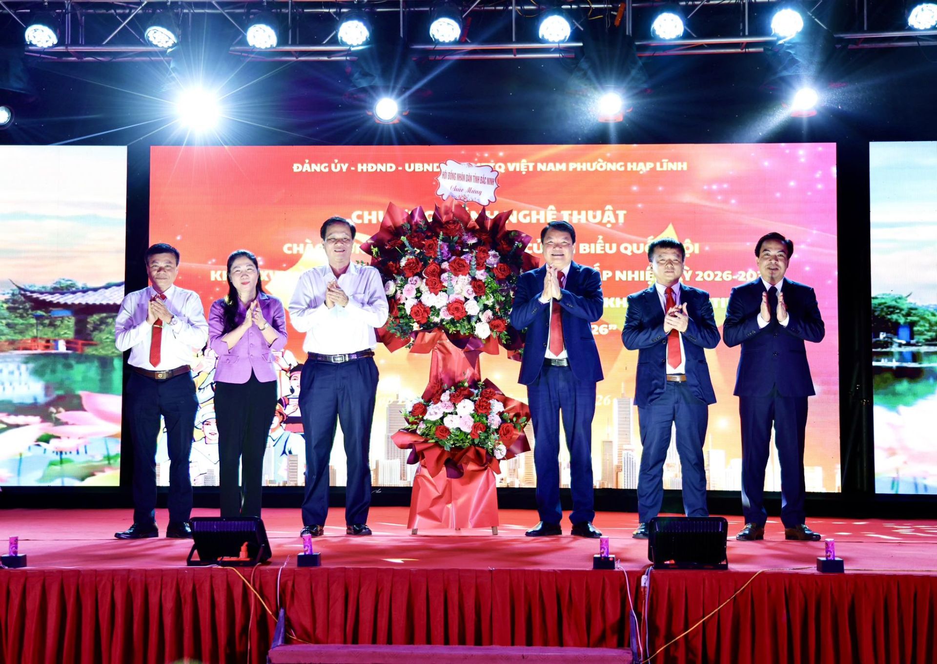 Lãnh đạo các sở, ngành chúc mừng phường Hạp Lĩnh tổ chức thành công cuộc bầu cử Lãnh đạo các sở, ngành chúc mừng phường Hạp Lĩnh tổ chức thành công cuộc bầu cử