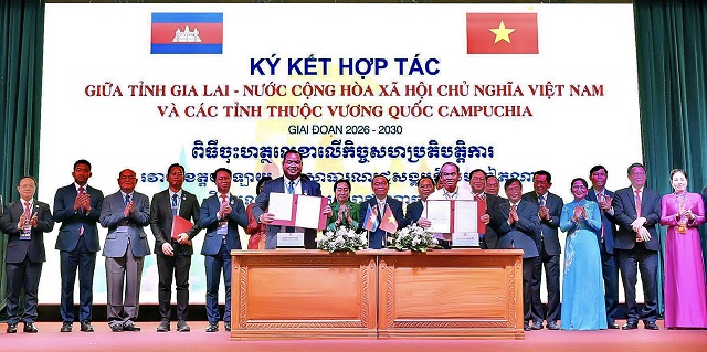 Lễ Ký kết và trao Bản ghi nhớ giữa Tổng công ty Pisico Bình Định – CTCP và Công ty CP Hoàng Anh Gia Lai với các tỉnh Nam Lào và Đông Bắc Campuchia. Lễ Ký kết và trao Bản ghi nhớ giữa Tổng công ty Pisico Bình Định – CTCP và Công ty CP Hoàng Anh Gia Lai với các tỉnh Nam Lào và Đông Bắc Campuchia.