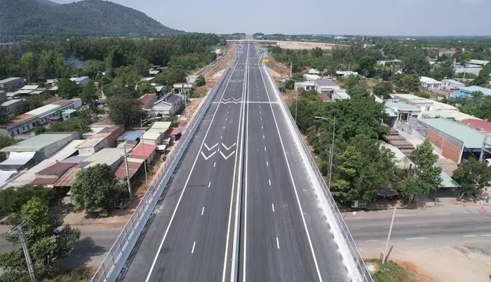 Một đoạn cao tốc Bi&ecirc;n H&ograve;a - Vũng T&agrave;u đ&atilde; ho&agrave;n th&agrave;nh.