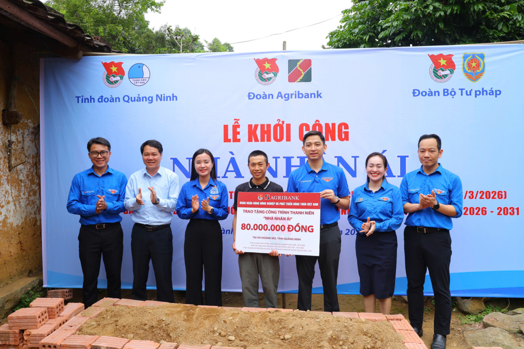 Hành trình Biên cương Tổ quốc” tại xã Hoành Mô