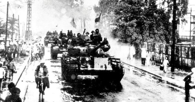 Quân Giải phóng tiến vào Đà Nẵng sáng 29/3. Quân Giải phóng tiến vào Đà Nẵng sáng 29/3.