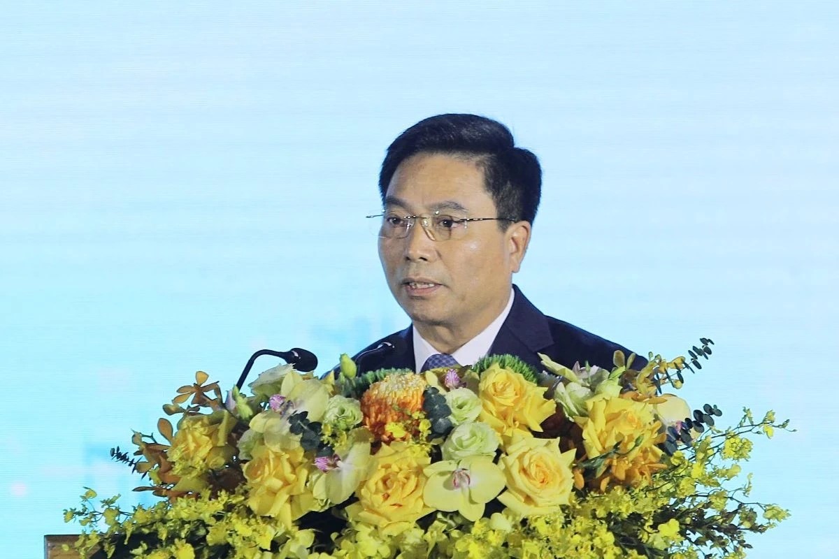 Bí thư Tỉnh ủy Thanh Hóa Nguyễn Doãn Anh phát biểu bế mạc hội nghị. Bí thư Tỉnh ủy Thanh Hóa Nguyễn Doãn Anh phát biểu bế mạc hội nghị.