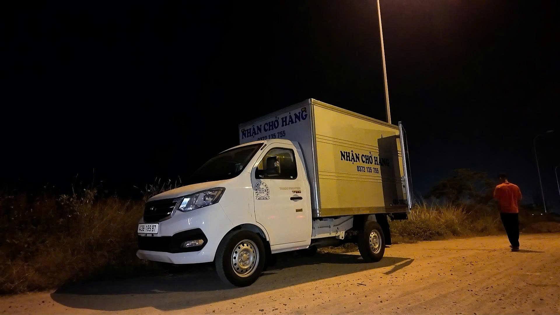 Xe tải vận chuyển 