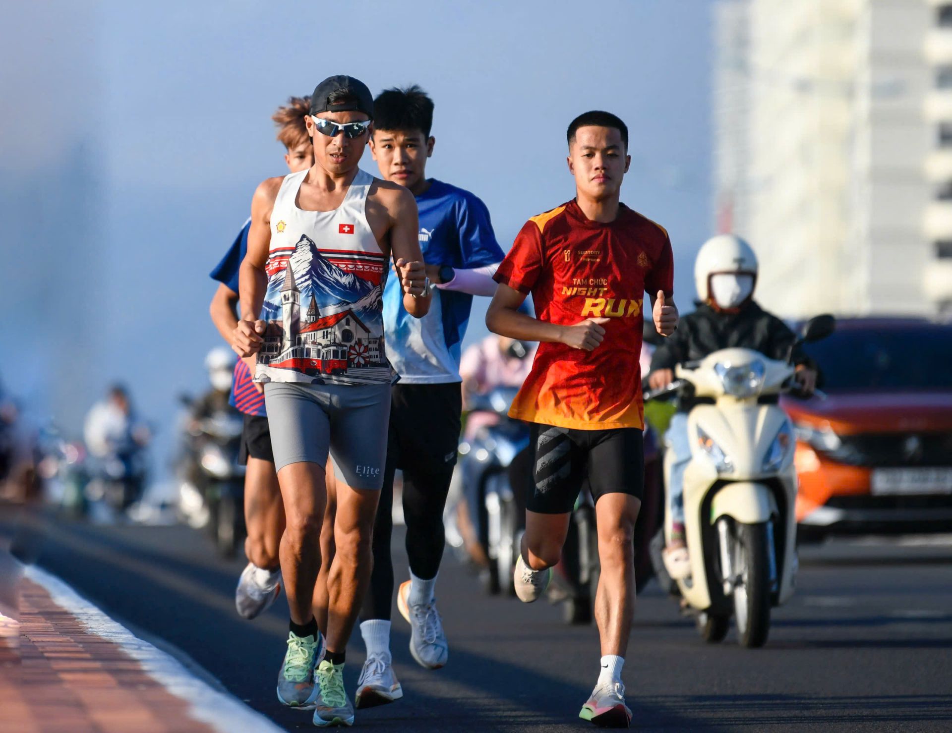 Các cộng đồng chạy bộ giao lưu, kết nối với nhau nhờ giải Tiền Phong Marathon 2026 (nguồn: BTC giải Tiền Phong Marathon 2026) Các cộng đồng chạy bộ giao lưu, kết nối với nhau nhờ giải Tiền Phong Marathon 2026 (nguồn: BTC giải Tiền Phong Marathon 2026)