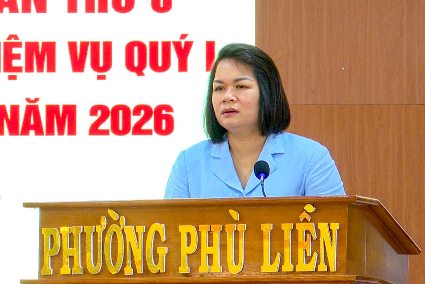 Đồng ch&iacute; B&ugrave;i Thị Tuyết Mai - B&iacute; thư Đảng ủy, Chủ tịch HĐND phường ph&aacute;t biểu kết luận Hội nghị.