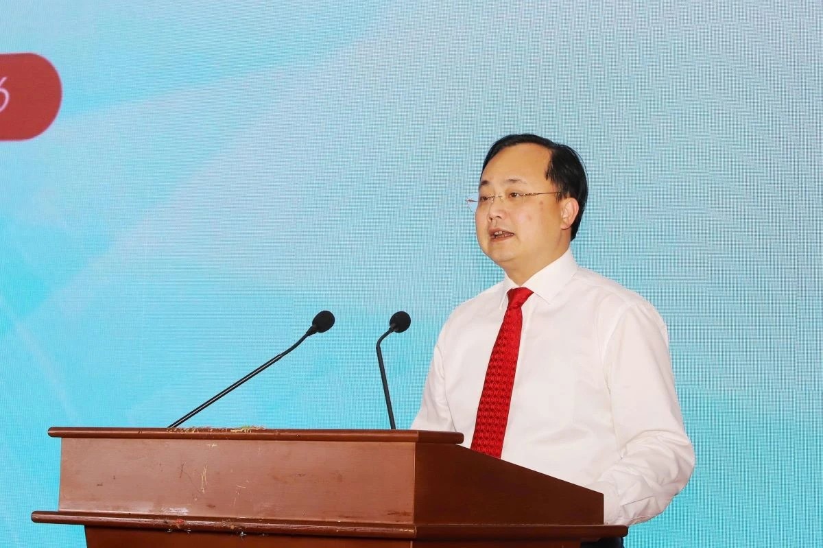 Đồng chí Tô Huy Vũ, Chủ tịch Hội đồng thành viên Ngân hàng Agribank Việt Nam phát biểu tại lễ ra mắt mô hình. Đồng chí Tô Huy Vũ, Chủ tịch Hội đồng thành viên Ngân hàng Agribank Việt Nam phát biểu tại lễ ra mắt mô hình.