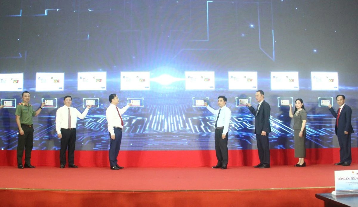 Thanh Hóa ra mắt mô hình thí điểm Kiosk thông minh và hệ thống xác thực, cấp bản sao số tài liệu điện tử