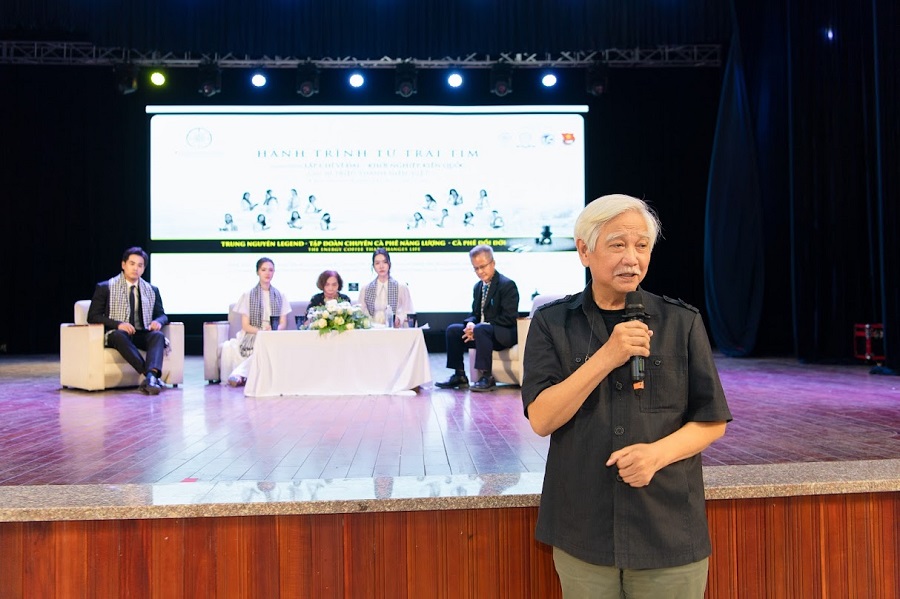 Điểm nhấn đặc biệt của chuỗi sự kiện l&agrave; c&aacute;c phi&ecirc;n tọa đ&agrave;m giao lưu với những nh&acirc;n vật c&oacute; sức ảnh hưởng, mang đến g&oacute;c nh&igrave;n đa chiều về h&agrave;nh tr&igrave;nh th&agrave;nh c&ocirc;ng, thất bại v&agrave; sự trưởng th&agrave;nh. Ảnh: T&ocirc; Thanh T&acirc;n