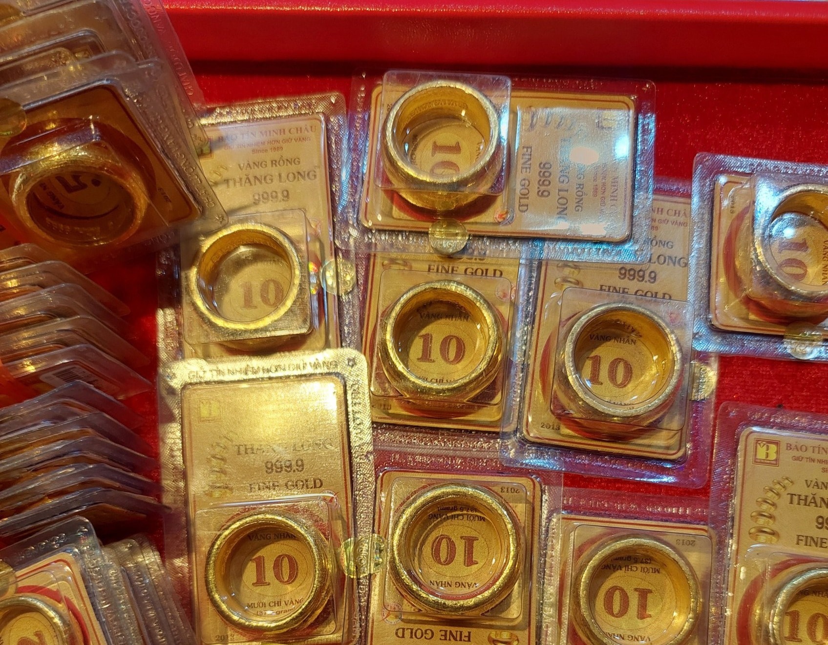 Giá vàng chiều 30/3: Thế giới chạm 4.525 USD/ounce, trong nước tăng trở lại