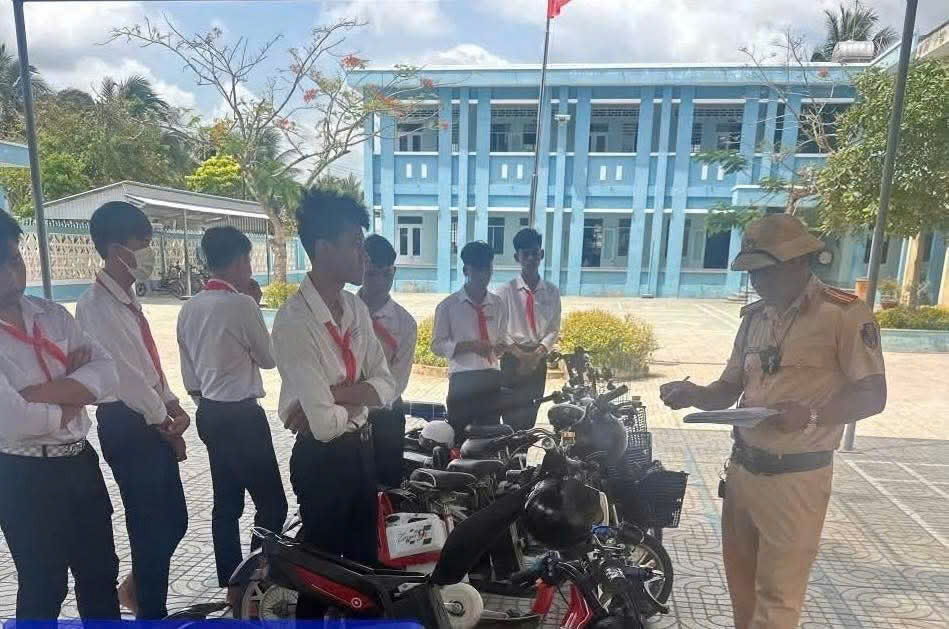 Lào Cai: Tăng cường tuyên truyền, ngăn chặn học sinh “độ” xe đạp điện