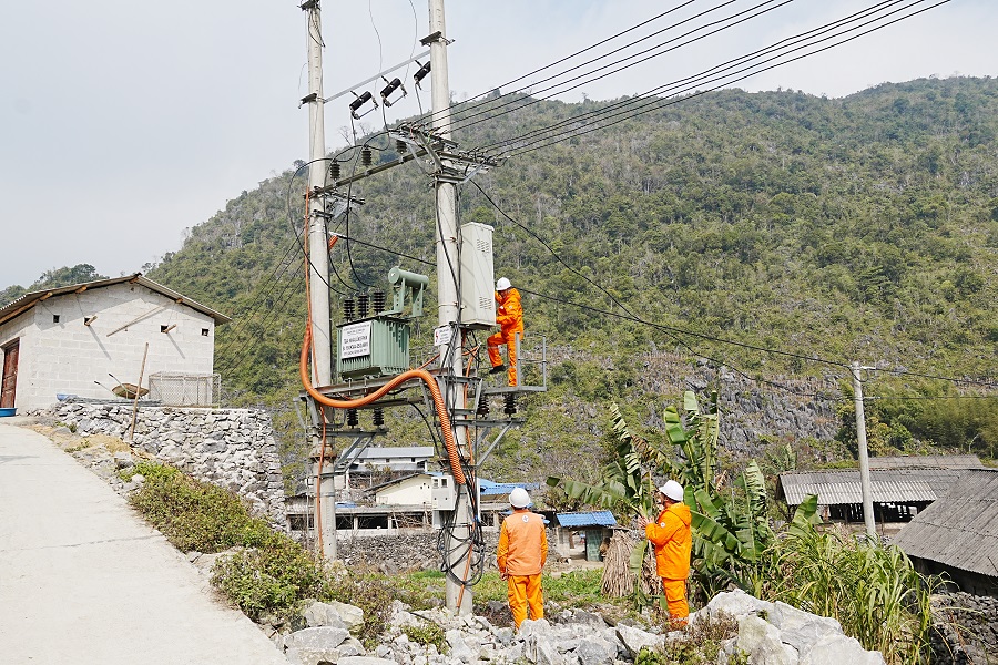 Ngành Điện miền Bắc tăng cường đầu tư lưới điện, nâng cao năng lực cung ứng điện mùa nắng nóng