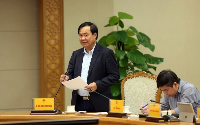 Đại diện Bộ N&ocirc;ng nghiệp v&agrave; M&ocirc;i trường b&aacute;o c&aacute;o tại cuộc họp - Ảnh: VGP/Minh Kh&ocirc;i