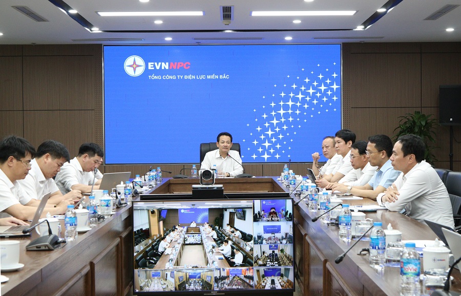 Tổng Gi&aacute;m đốc EVNNPC Nguyễn Đức Thiện họp Ban Chỉ đạo bảo đảm cung cấp điện giai đoạn 2026-2030, triển khai c&aacute;c giải ph&aacute;p n&acirc;ng cao năng lực cung ứng điện