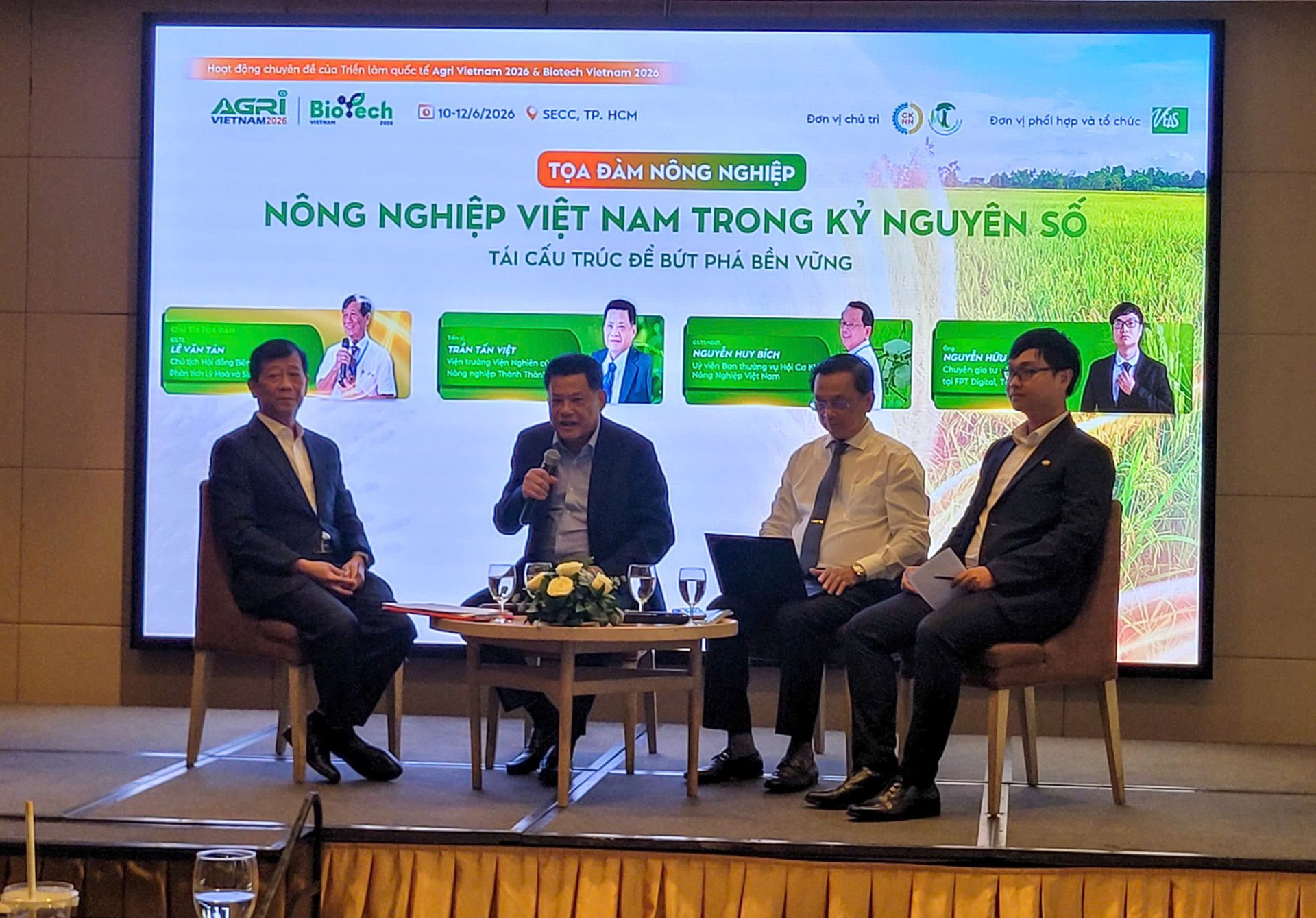 Nông nghiệp Việt Nam trước “cú hích” chuyển đổi số: Tái cấu trúc để phát triển bền vững