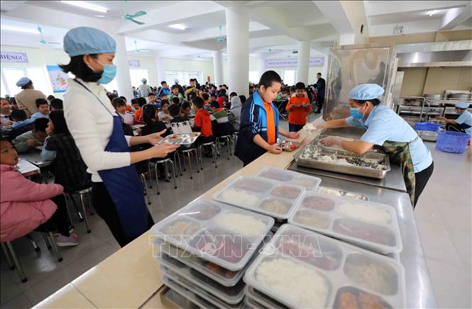 Sau vụ 300 tấn thịt lợn bẩn, hơn 2.900 trường ở Hà Nội rà soát thực phẩm bán trú Sau vụ 300 tấn thịt lợn bẩn, hơn 2.900 trường ở Hà Nội rà soát thực phẩm bán trú