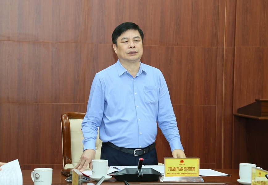 Ph&oacute; Chủ tịch UBND tỉnh Phạm Văn Nghi&ecirc;m ph&aacute;t biểu chỉ đạo tại cuộc họp.