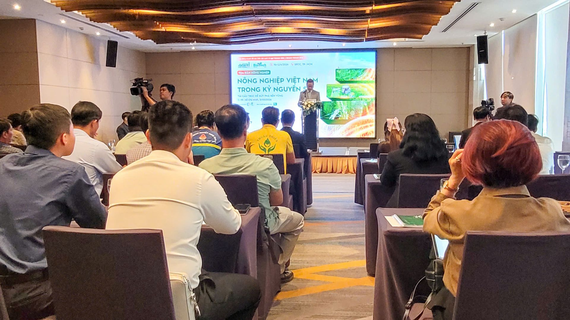 To&agrave;n cảnh sự kiện