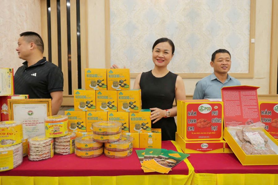 Hội nghị l&agrave; cơ hội để c&aacute;c doanh nghiệp, hợp t&aacute;c x&atilde; của H&agrave; Tĩnh trực tiếp trao đổi, kết nối với Central Retail Việt Nam