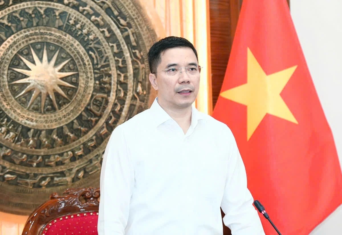 Đồng ch&iacute; Nguyễn Hồng Phong, Ủy vi&ecirc;n dự khuyết Trung ương Đảng, Ph&oacute; B&iacute; thư Thường trực Tỉnh ủy, Chủ tịch HĐND tỉnh, Trưởng Ban Chỉ đạo 35 Tỉnh ủy ph&aacute;t biểu kết luận hội nghị.