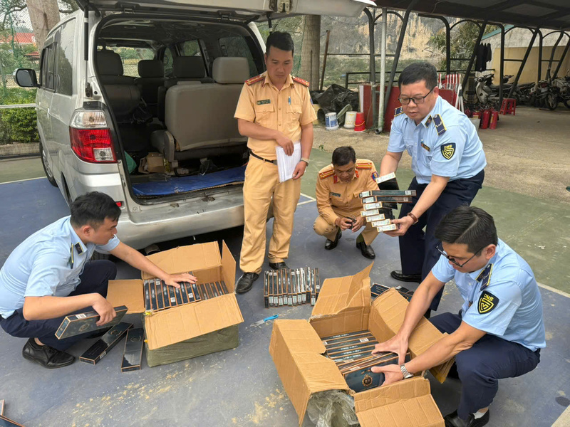 Lạng Sơn tạm giữ gần 1.000 bao thuốc lá nhập lậu