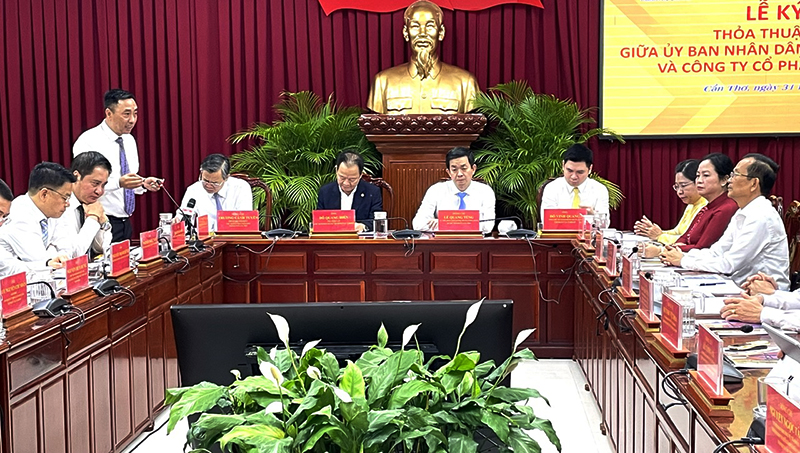 Ông Nguyễn Anh Tuấn, Phó Tổng giám đốc Tập đoàn T&T đánh giá cao những lợi thế tiềm năng TP. Cần Thơ nhất là 6 lĩnh vực đề xuất nghiên cứu khảo sát đầu tư Ông Nguyễn Anh Tuấn, Phó Tổng giám đốc Tập đoàn T&T đánh giá cao những lợi thế tiềm năng TP. Cần Thơ nhất là 6 lĩnh vực đề xuất nghiên cứu khảo sát đầu tư