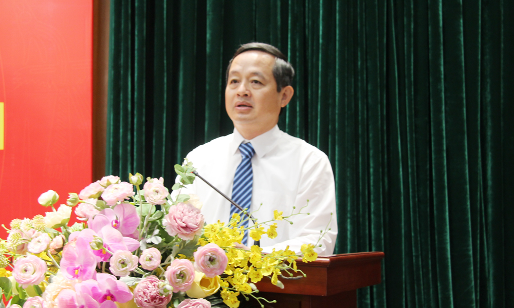 Đồng ch&iacute; Phạm Ho&agrave;ng Sơn, Ph&oacute; B&iacute; thư Tỉnh ủy, B&iacute; thư Đảng ủy, Chủ tịch UBND tỉnh ph&aacute;t biểu chỉ đạo.