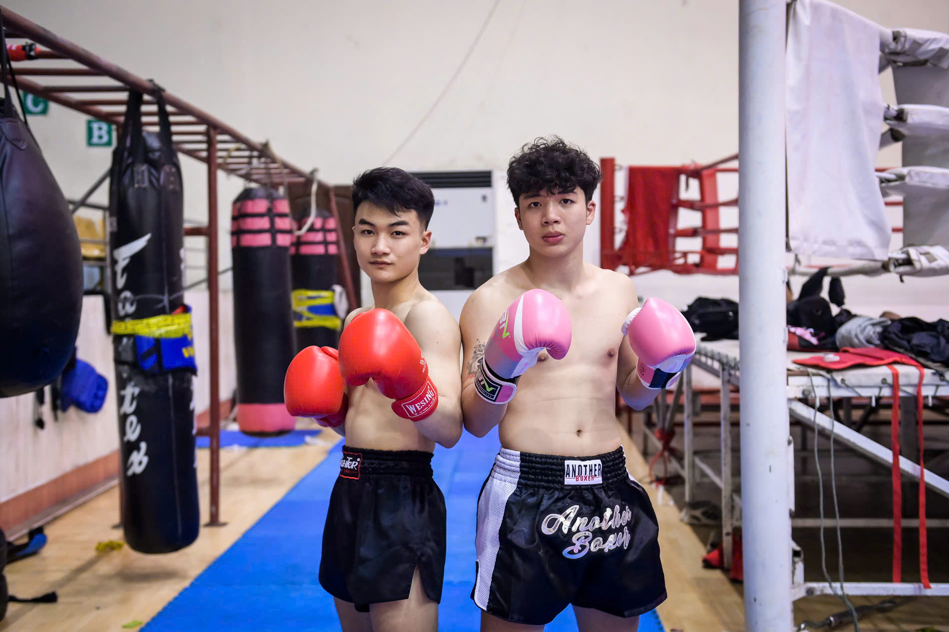 Những ngày đầu mở lớp, số lượng học viên ít ỏi, chi phí duy trì phòng tập, trang thiết bị, thuê địa điểm… trở thành áp lực lớn với một thầy giáo trẻ Những ngày đầu mở lớp, số lượng học viên ít ỏi, chi phí duy trì phòng tập, trang thiết bị, thuê địa điểm… trở thành áp lực lớn với một thầy giáo trẻ