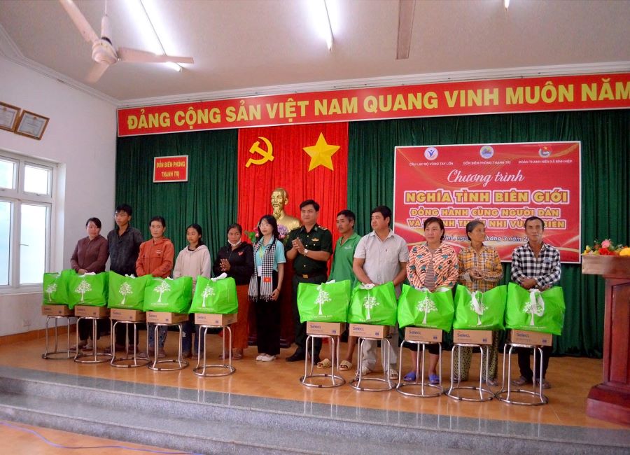 Tây Ninh: Lan tỏa hơi ấm nghĩa tình nơi biên cương trong những ngày Tháng Ba biên giới