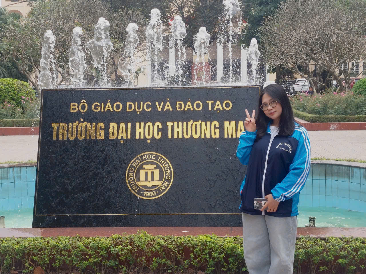 Em Nguyễn Thu Trang giờ đã trở thành sinh viên năng động, tự tin. Em Nguyễn Thu Trang giờ đã trở thành sinh viên năng động, tự tin.