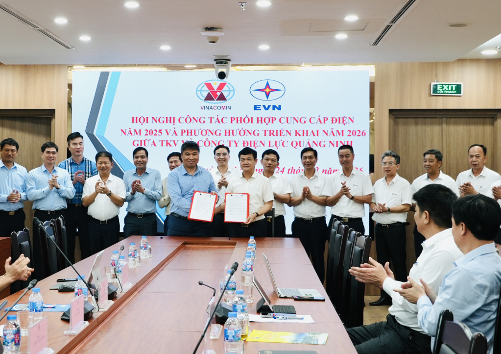 TKV v&agrave; C&ocirc;ng ty Điện lực Quảng Ninh k&yacute; bi&ecirc;n bản ghi nhớ về c&ocirc;ng t&aacute;c phối hợp quản l&yacute; vận h&agrave;nh hệ thống cung cấp điện phục vụ sản xuất v&agrave; ứng cứu sự cố, ph&ograve;ng chống mưa b&atilde;o năm 2026
