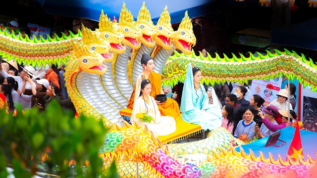 Với sự chuẩn bị chỉn chu và đồng bộ và nhiều nội dung mới, Lễ hội Quán Thế Âm Ngũ Hành Sơn năm 2026 được xác định là một trong những điểm nhấn văn hóa - du lịch của Đà Nẵng trong năm. Với sự chuẩn bị chỉn chu và đồng bộ và nhiều nội dung mới, Lễ hội Quán Thế Âm Ngũ Hành Sơn năm 2026 được xác định là một trong những điểm nhấn văn hóa - du lịch của Đà Nẵng trong năm.