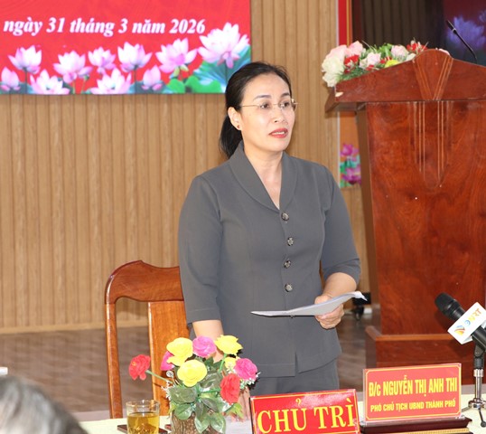 Ph&oacute; Chủ tịch UBND TP. Đ&agrave; Nẵng b&agrave; Nguyễn Thị Anh Thi ph&aacute;t biểu kết luận buổi l&agrave;m việc.