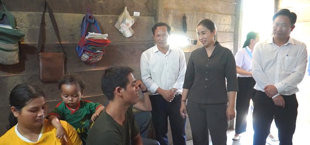 &ldquo;Đi từng ng&otilde;, g&otilde; từng nh&agrave;, r&agrave; từng hộ&rdquo; nhằm ngăn chặn t&igrave;nh trạng ngộ độc do m&oacute;n c&aacute; ủ chua.