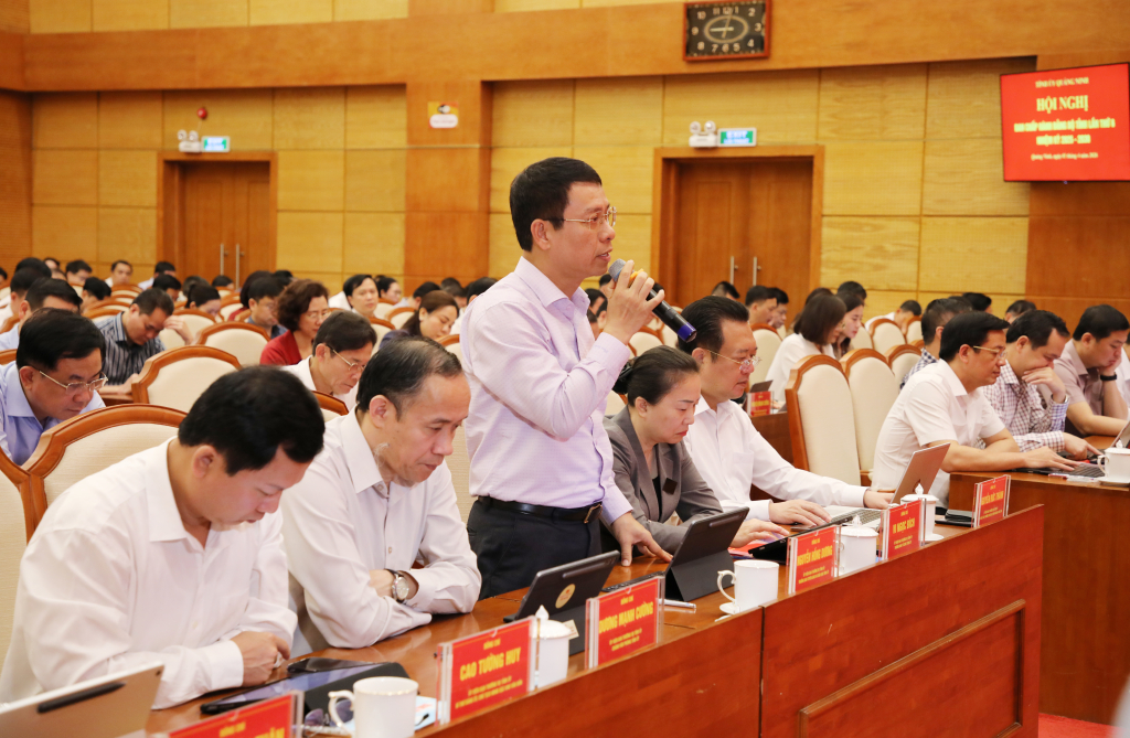 &Ocirc;ng Nguyễn Hồng Dương, Trưởng Ban Tuy&ecirc;n gi&aacute;o v&agrave; D&acirc;n vận Tỉnh ủy Quảng Ninh, ph&aacute;t biểu tại hội nghị