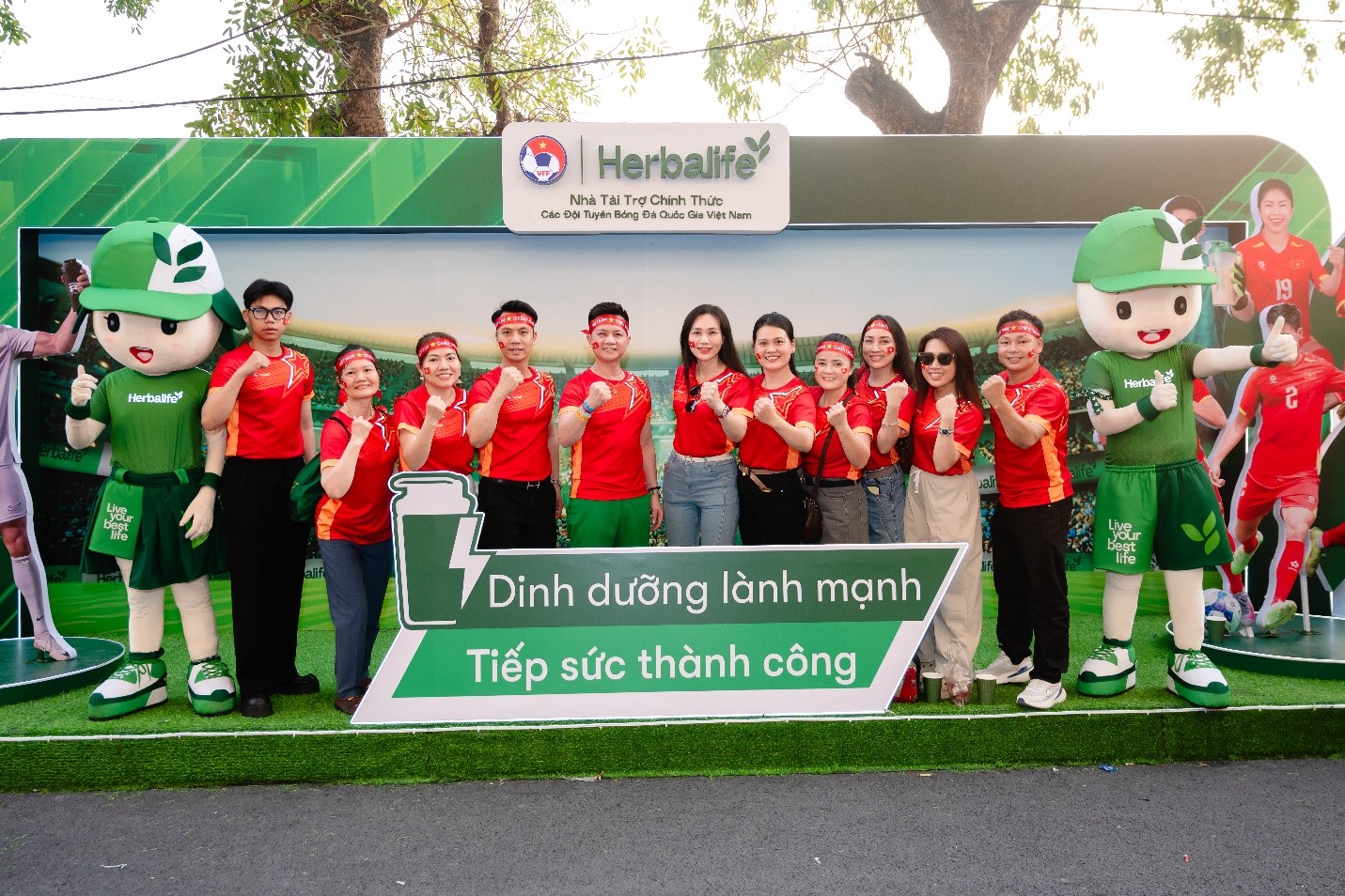 Herbalife Việt Nam tổ chức Fanzone tiếp lửa Đội tuyển Việt Nam trong trận đấu quan trọng gặp Malaysia tại vòng loại Asian Cup 2027